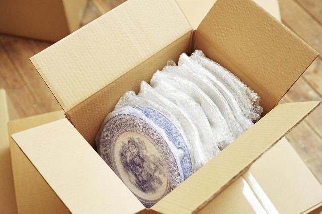 Crockery packing